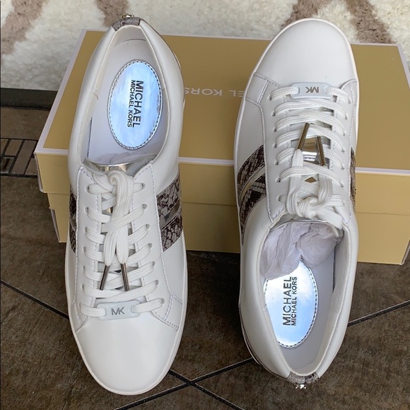 MICHAEL KORS CATELYN STRIPE LACE UP NAPPA PU PEARL - Picture 11 of 16